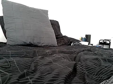 Snapshot of Iscariot19 chatting on 11/27/25, 10:56 Iscariot19 online show from 11/27/25, 10:56