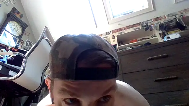 Snapshot of Sk00byJaXxX212 chatting on 03/14/25, 02:30 Sk00byJaXxX212 online show from 03/14/25, 02:30