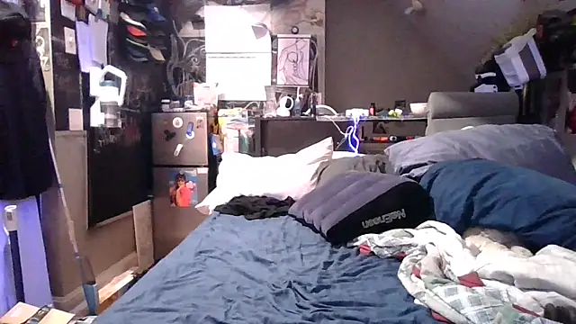 Snapshot of Sk00byJaXxX212 chatting on 10/22/25, 11:15 Sk00byJaXxX212 online show from 10/22/25, 11:15