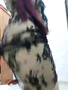 Snapshot of jamra_13 chatting on 10/16/25, 04:30 jamra 13 online show from 10/16/25, 04:30