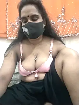 Snapshot of Mitila-3232 chatting on 02/17/25, 02:42 Mitila-3232 online show from 02/17/25, 02:42