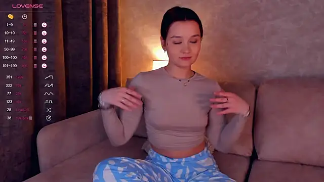 Snapshot of VeronaBlink chatting on 03/10/25, 03:09 VeronaBlink online show from 03/10/25, 03:09