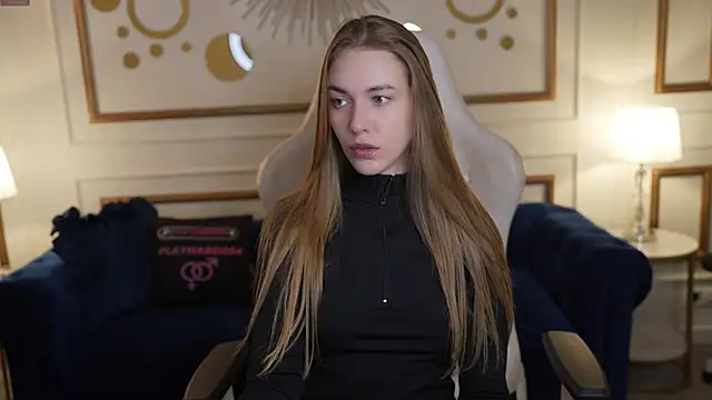 Snapshot of Layla_Sweet_ chatting on 12/14/25, 07:29 Layla Sweet online show from 12/14/25, 07:29