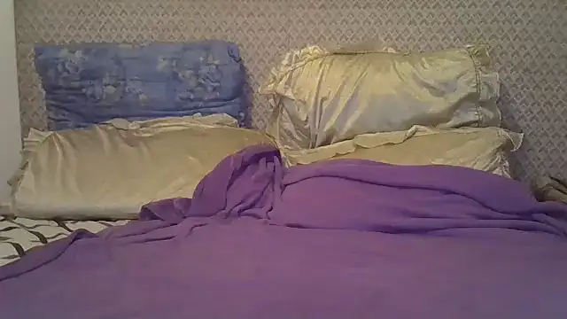 Snapshot of ChloeBab chatting on 12/18/25, 01:50 ChloeBab online show from 12/18/25, 01:50