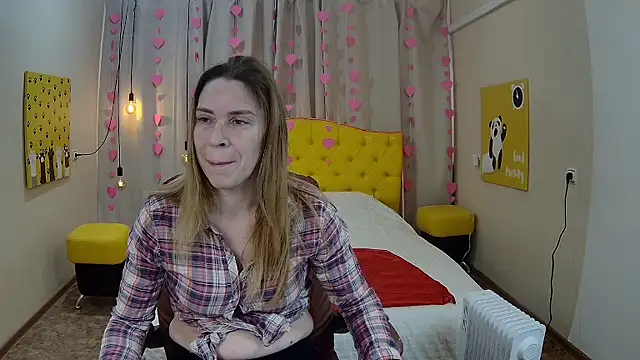 Snapshot of TessaDaybreak chatting on 02/11/26, 12:32 TessaDaybreak online show from 02/11/26, 12:32