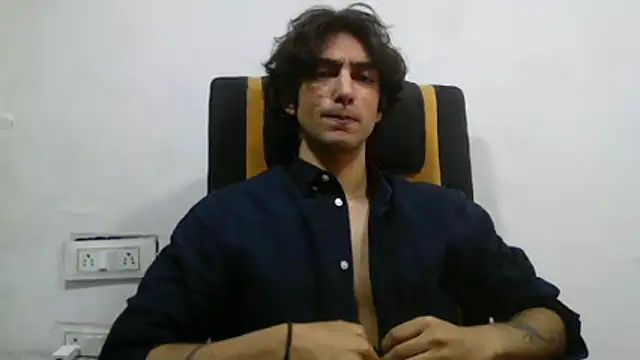 Snapshot of degenluv chatting on 06/01/26, 07:21 degenluv online show from 06/01/26, 07:21