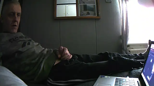 Teemu online show from 03/19/25, 03:29