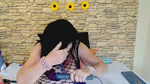 Snapshot of LuciousGrace chatting on 03/23/26, 05:17 LuciousGrace online show from 03/23/26, 05:17