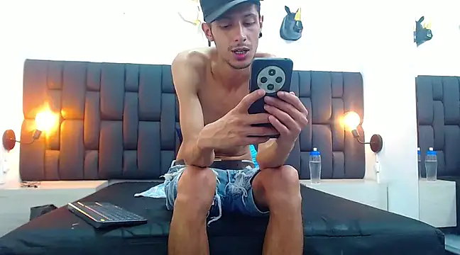Dangerous dogg online show from 03/10/25, 03:41