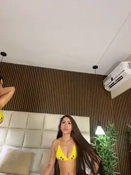 MelanieHillss online show from 05/03/26, 05:24