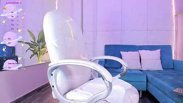 KittyLyne online show from 10/18/25, 04:59