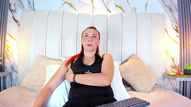 Snapshot of EvaMillins chatting on 09/17/25, 04:36 EvaMillins online show from 09/17/25, 04:36