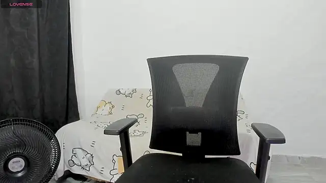 Snapshot of Naoko_7w7 chatting on 10/05/25, 10:40 Naoko 7w7 online show from 10/05/25, 10:40