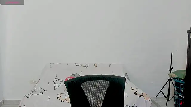 Snapshot of Naoko_7w7 chatting on 10/24/25, 10:06 Naoko 7w7 online show from 10/24/25, 10:06