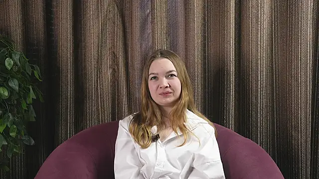 Snapshot of GeorginaCleverley chatting on 02/13/25, 07:35 GeorginaCleverley online show from 02/13/25, 07:35