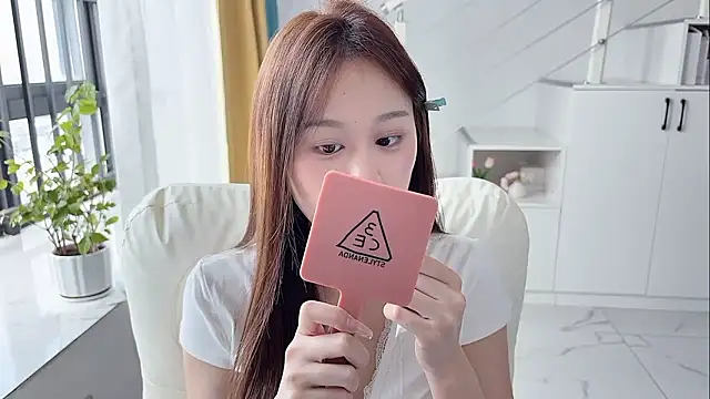 Cassie-20 online show from 10/17/25, 02:15