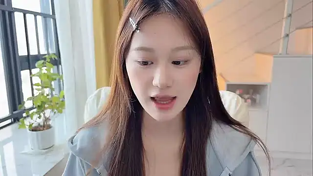 Snapshot of Cassie-20 chatting on 12/17/25, 02:17 Cassie-20 online show from 12/17/25, 02:17