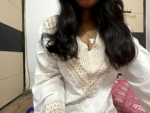 aliya bhatt online show from 10/22/25, 04:07