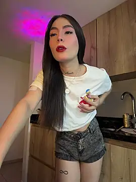 candycami19 online show from 05/04/26, 07:04