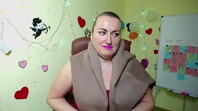 Snapshot of DianaMGG chatting on 02/27/25, 06:07 DianaMGG online show from 02/27/25, 06:07