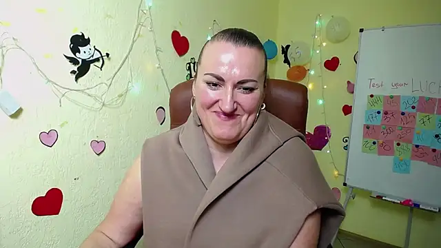 Snapshot of DianaMGG chatting on 02/27/25, 03:15 DianaMGG online show from 02/27/25, 03:15