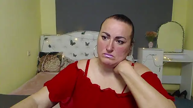 Snapshot of DianaMGG chatting on 04/22/26, 05:54 DianaMGG online show from 04/22/26, 05:54