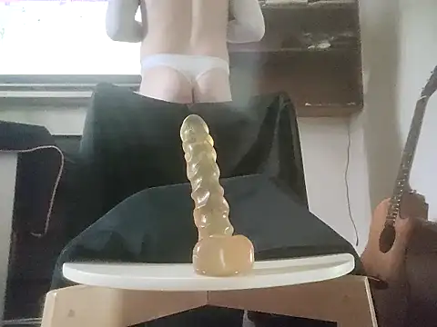 Snapshot of MystiqueRider chatting on 10/06/25, 12:41 MystiqueRider online show from 10/06/25, 12:41