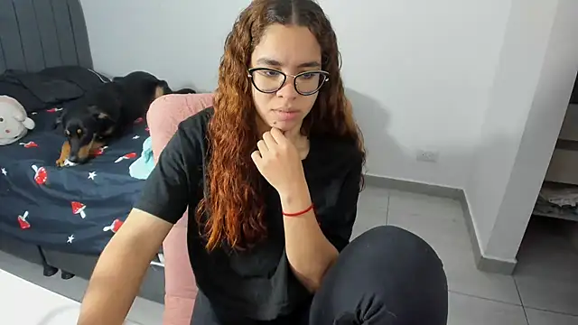 Greciaruiz  online show from 10/25/25, 09:53