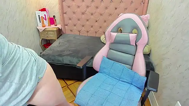 Lianngrace online show from 05/15/26, 02:35