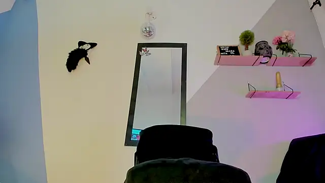 Snapshot of Aria_fitness chatting on 11/20/25, 01:33 Aria fitness online show from 11/20/25, 01:33