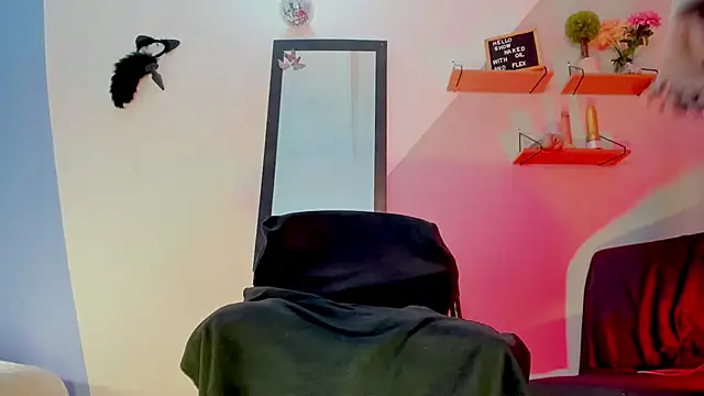 Snapshot of Aria_fitness chatting on 11/26/25, 01:01 Aria fitness online show from 11/26/25, 01:01