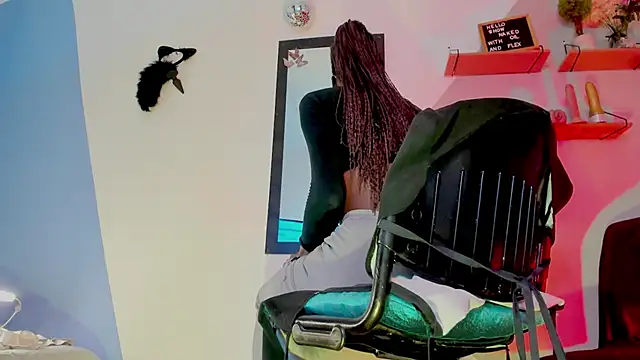 Snapshot of Aria_fitness chatting on 11/29/25, 01:03 Aria fitness online show from 11/29/25, 01:03