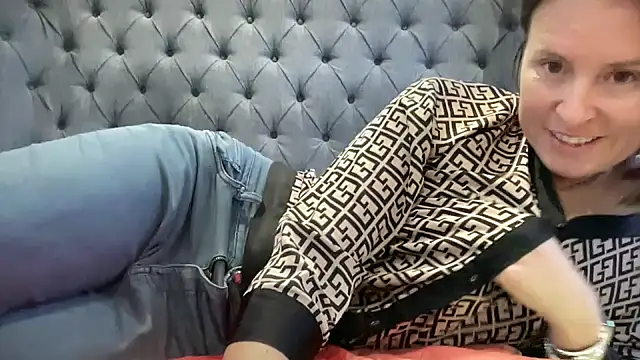 Snapshot of eatmypie69 chatting on 11/07/25, 08:58 eatmypie69 online show from 11/07/25, 08:58