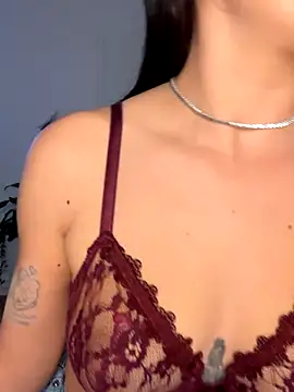 Snapshot of YoungHotMilf97 chatting on 11/08/25, 06:51 YoungHotMilf97 online show from 11/08/25, 06:51