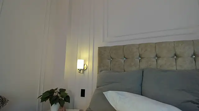 JasmineRoss 1 online show from 11/04/25, 07:02