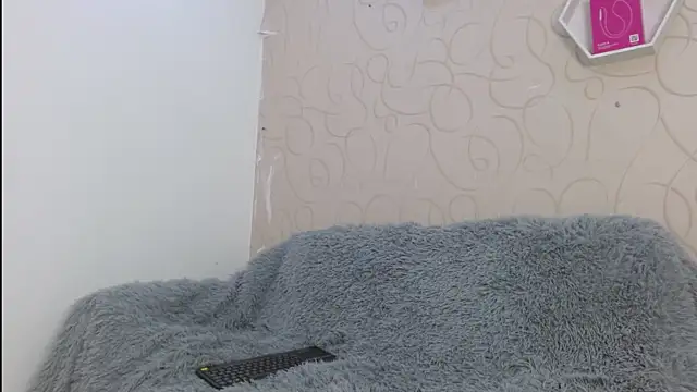 Snapshot of xime_stone chatting on 11/24/25, 01:44 xime stone online show from 11/24/25, 01:44