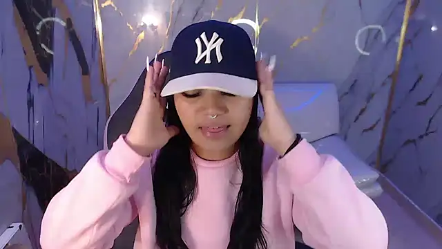 Snapshot of melany_rouse18 chatting on 09/16/25, 01:56 melany rouse18 online show from 09/16/25, 01:56