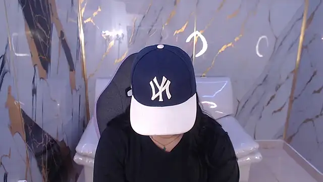 Snapshot of melany_rouse18 chatting on 09/19/25, 06:41 melany rouse18 online show from 09/19/25, 06:41