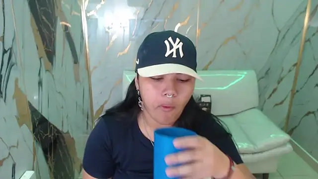 Snapshot of melany_rouse18 chatting on 11/18/25, 11:36 melany rouse18 online show from 11/18/25, 11:36