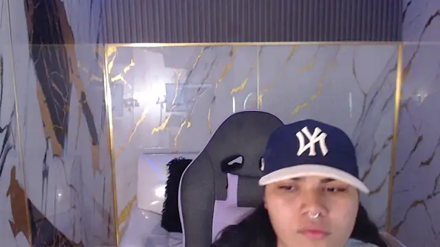 Snapshot of melany_rouse18 chatting on 11/25/25, 01:11 melany rouse18 online show from 11/25/25, 01:11