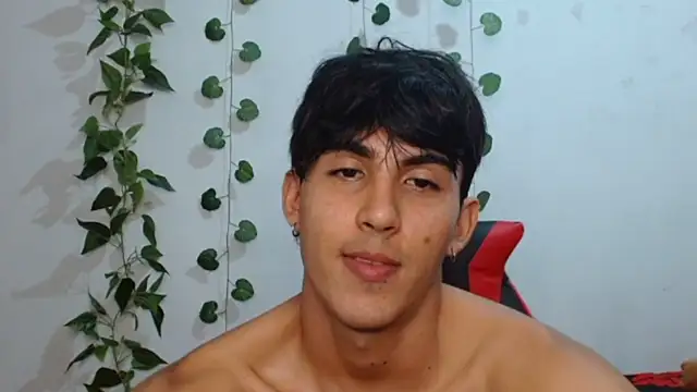 Snapshot of neithanzynxx chatting on 02/25/25, 08:19 neithanzynxx online show from 02/25/25, 08:19