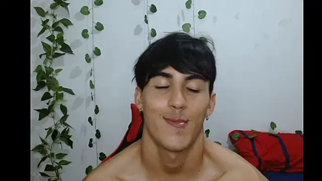 Snapshot of neithanzynxx chatting on 03/07/25, 01:42 neithanzynxx online show from 03/07/25, 01:42