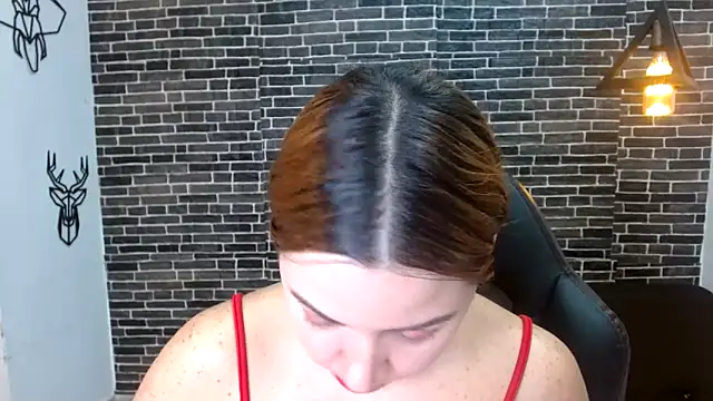 Snapshot of vanessa_bonesmith chatting on 03/19/25, 01:21 vanessa bonesmith online show from 03/19/25, 01:21