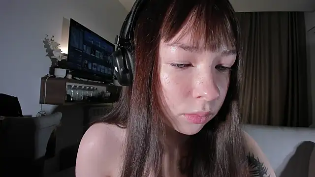 Snapshot of Sindy_Juxx chatting on 04/14/26, 02:56 Sindy Juxx online show from 04/14/26, 02:56