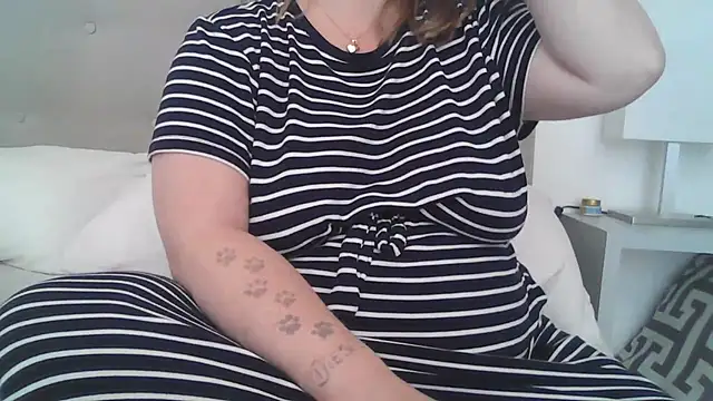 sizha6 online show from 09/27/25, 08:08