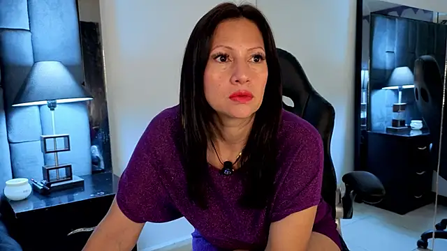 Snapshot of Aisha_Nowak chatting on 11/07/25, 11:16 Aisha Nowak online show from 11/07/25, 11:16