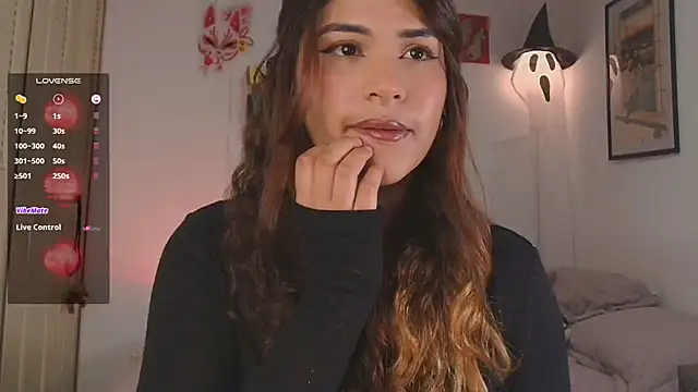 Snapshot of mmycaliope chatting on 10/24/25, 10:28 mmycaliope online show from 10/24/25, 10:28