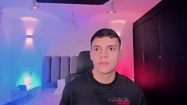 Snapshot of JacobRoberts1 chatting on 10/31/25, 09:27 JacobRoberts1 online show from 10/31/25, 09:27