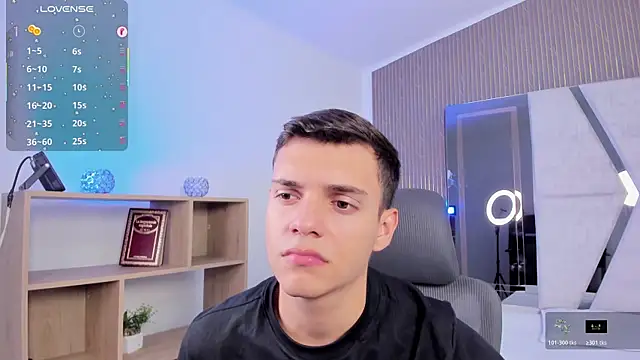 Snapshot of JacobRoberts1 chatting on 11/19/25, 08:31 JacobRoberts1 online show from 11/19/25, 08:31