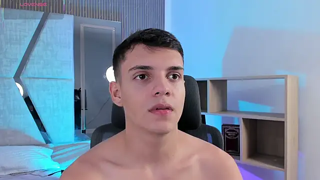 Snapshot of JacobRoberts1 chatting on 12/05/25, 08:38 JacobRoberts1 online show from 12/05/25, 08:38